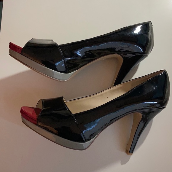 Shoes - Picture 2 of 4